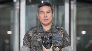 정경두, 논문표절·위장전입 논란에 "불찰·사려 깊지 못 해"