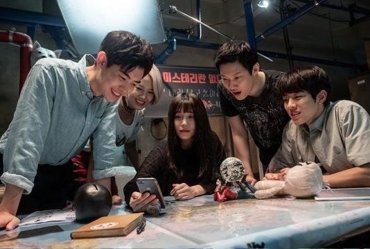 Jung Eunji &Lee Sung Yeol