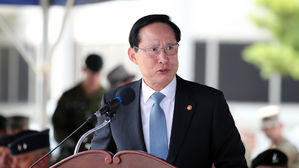 송영무 "이제 떠나려 한다…한반도 새로운 평화 함께해 영광"