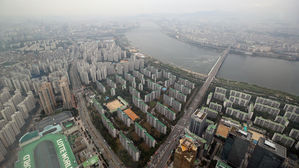 서울 강남 아파트값 하락세, 강북&middot;수도권으로 확산