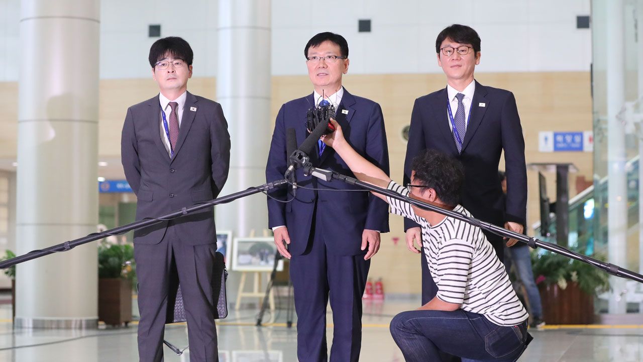 기사 대표 이미지:정상회담 선발대 평양 도착…공식수행원 숙소 백화원초대소