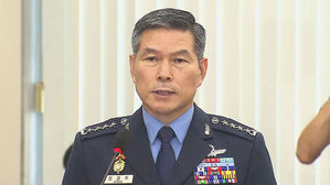 문 대통령, 정경두 장관에 "국방개혁 완수·남북합의 이행 역할"