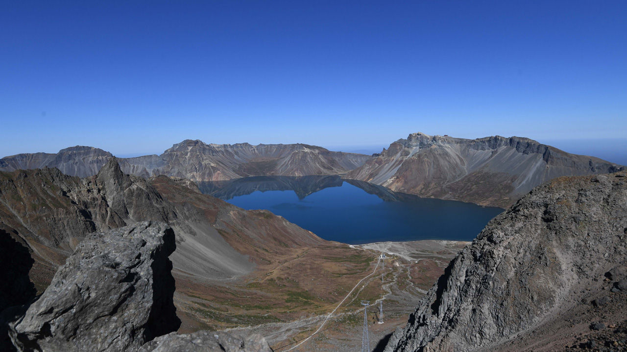 [평양정상회담] 남북정상이 함께 오른 백두산 천지 (사진=평양사진공동취재단/연합뉴스)