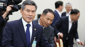 이해찬, 정경두에 "안보지원사, 기무사 같은 일 없도록 해야"