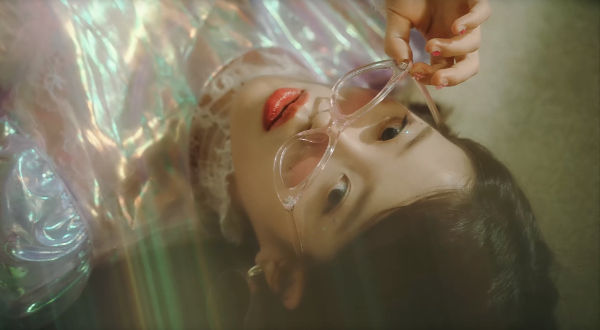IU