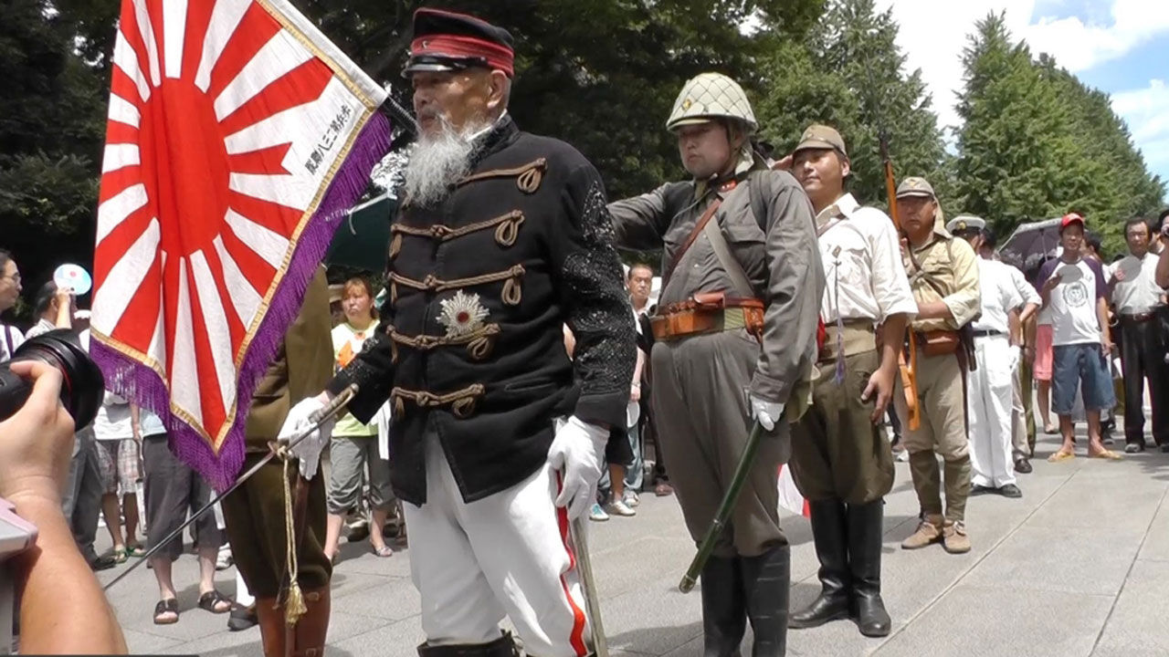 주말마다 야스쿠니 신사 앞에 모이는 극우세력