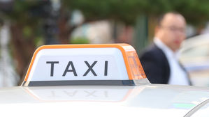 서울 출근길 '택시대란' 없었지만…카카오택시 안 잡혀 발 동동