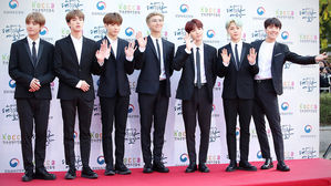 [영상] 레드카펫 밟은 방탄소년단&hellip;최연소 '화관문화훈장' 받는다