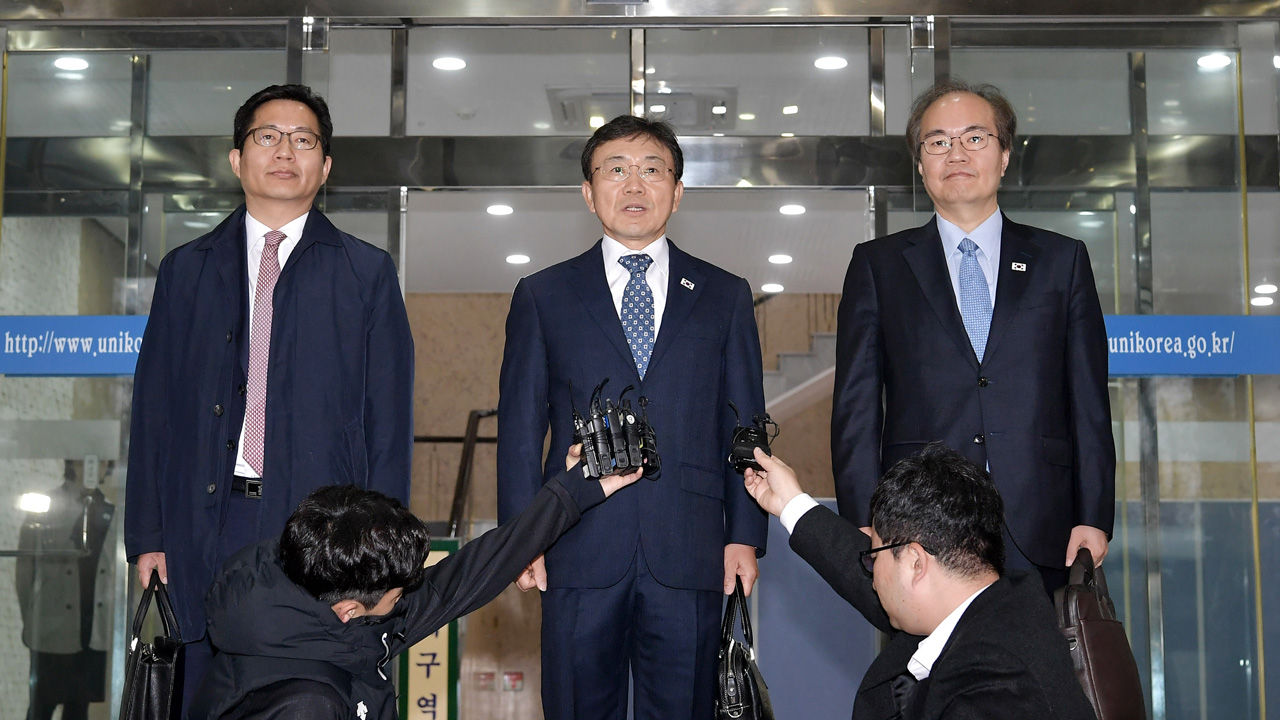 기사 대표 이미지:남북보건회담 대표단 출발…"교류 확대 대비해 긴밀히 협의"