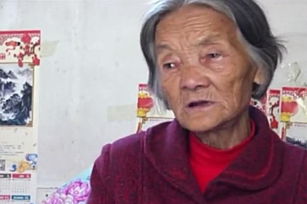 사고로 전신마비된 아들 12년 병간호로 깨어나게 한 엄마