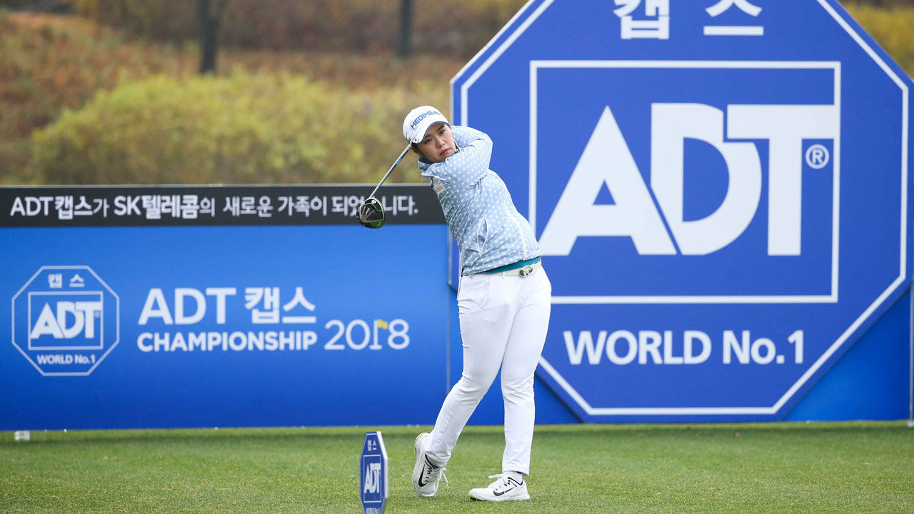 기사 대표 이미지:최혜용, KLPGA 시즌 최종전 첫날 단독 선두