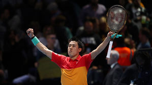 니시코리, ATP 파이널스 첫 경기에서 페더러 제압