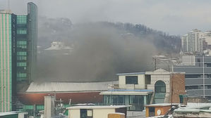 서울 서대문구 KT빌딩 지하 화재…통신장애 지속