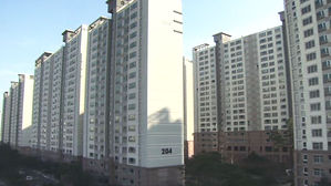 정부 규제에 이자 부담까지…서울 부동산 시장 더 위축