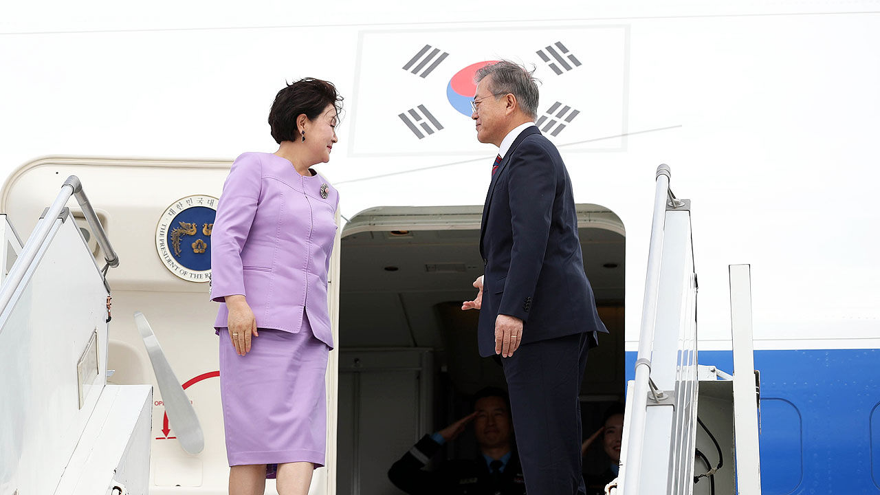 G20 마친 문재인 대통령, 김정숙 여사 (사진=연합뉴스)