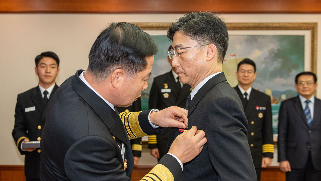 '명예 해군 중령' 진급 이국종 교수 (사진=해군 제공/연합뉴스)