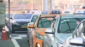 승차거부 많은 서울 택시회사 22곳, 위반차량 2배 60일 운행정지