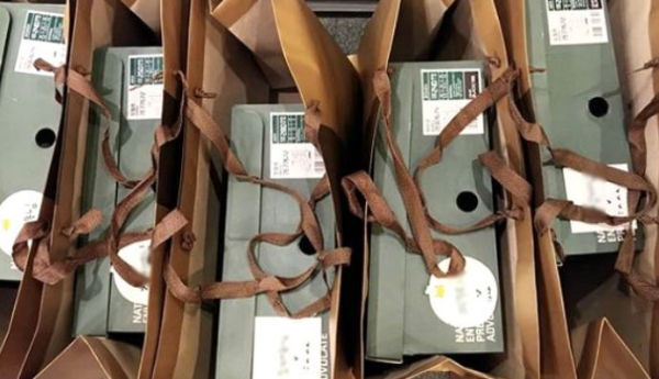 Yoo In Na's gift