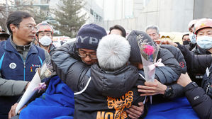 파인텍 농성자들 지상으로 (사진=연합뉴스)