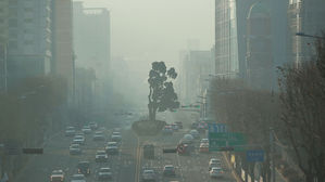 15일부터 미세먼지 심한 날 '배출가스 5등급 차' 서울 못 다닌다