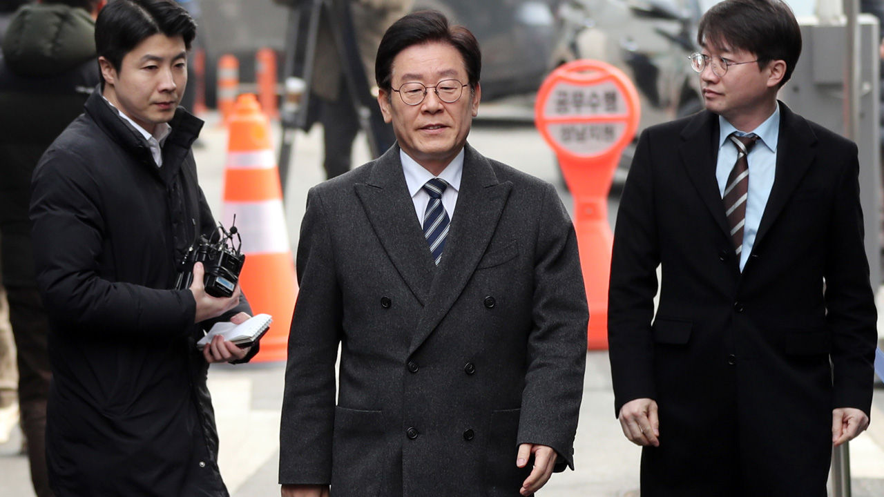 기사 대표 이미지:이재명 2차 공판 참석…이번엔 소이부답