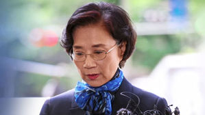 얼굴에 침 뱉고, 가위 던지고&hellip;한진가 이명희 갑질 만행