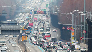 고속도로 귀경길 정체 구간 늘어&hellip;부산→서울 7시간