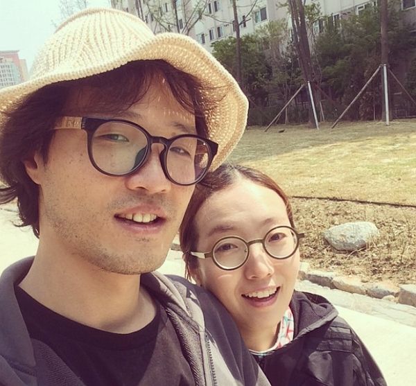 가수 정인, 남편 조정치 민머리 졸업사진 공개