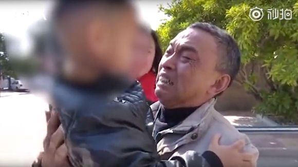 아들이 2천만 원에 판 손자 1년 만에 되찾은 할아버지