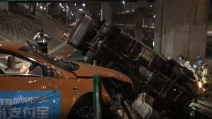 서울 마포구서 택시&middot;쓰레기 수거차 추돌&hellip;2명 부상