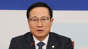 홍영표 "선거제 개혁안, 초과의석 나오지 않도록 설계"