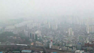 연일 이어지는 미세먼지에 마스크는 '필수품'&hellip;일상 속 변화