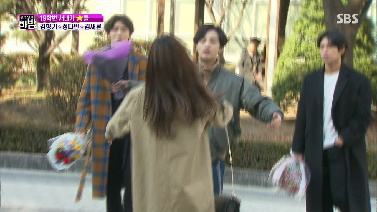 김새론 대학교 입학식서 포옹에 꽃다발 선물한 절친 김민재