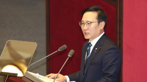 홍영표 "선거제 개혁안, 초과의석 나오지 않도록 설계"