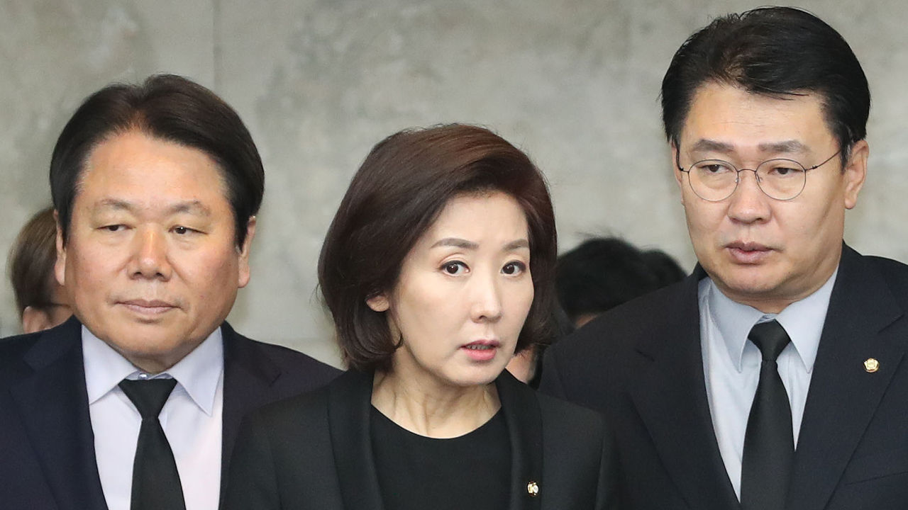 기사 대표 이미지:한국당, 여야 4당 선거개혁 추진 저지 총력…내일 오후 긴급회의