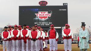 KBO 최고 인기 구단은 KIA, 우승후보는 두산