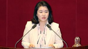6개월 된 아들 안고 본회의에 참석하겠다고 밝힌 신보라 의원(사진= 연합뉴스)