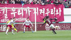 '행운의 자책골'로 기선 잡다&hellip;서울, 개막 후 '무패 행진'