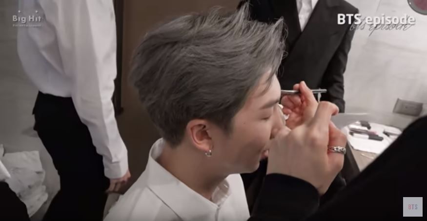 '그래미어워즈' 참석 전 RM에게 속성 영어 강의받는 '방탄소년단' 멤버들…인간미 뿜뿜