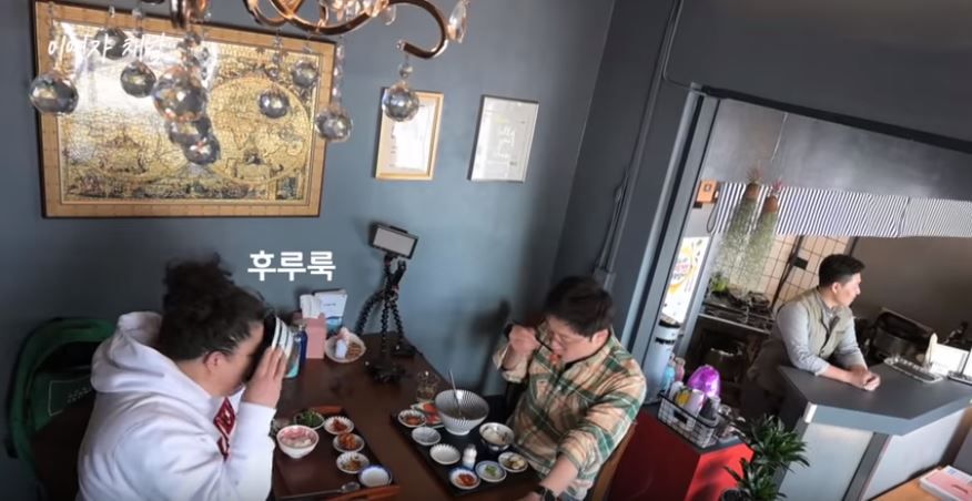 유튜버 데뷔한 이영자, 드디어 첫 영상 공개…넋 놓고 보게 만드는 먹방 '눈길'