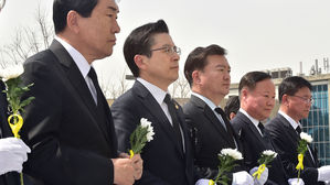 자유한국당 황교안 대표(왼쪽 두번째) /사진=연합뉴스