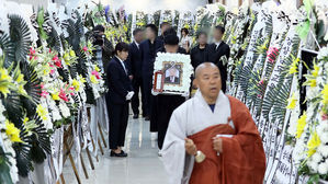진주 아파트 방화 사건 희생자 첫 발인 (사진=연합뉴스)