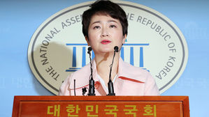 바른미래당 이언주 의원 탈당 선언 기자회견 (사진=연합뉴스)