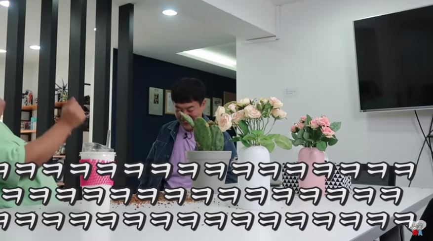 선인장(?) 먹는 홍윤화 몰래카메라에 남편 김민기 반응…누리꾼 '폭소'