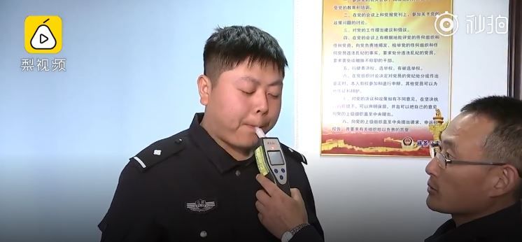 운전하기 전 '이 과일' 먹었다가 음주 단속에 걸린 남성