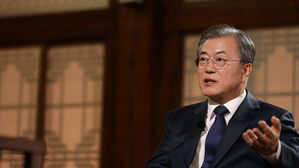 문재인 대통령 취임 2주년 대담 (사진=연합뉴스)