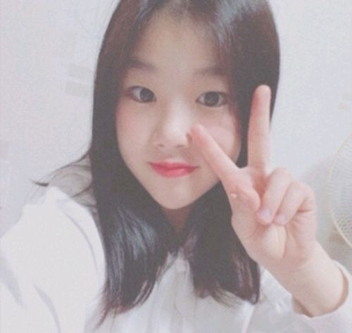 수영장 다이빙 사고로 숨진 최아연(14) 양의 생전 모습(최광우씨 제공/연합뉴스)
