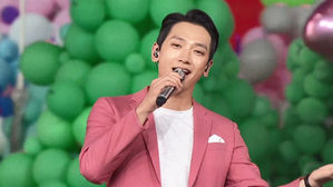 한류 규제 풀릴까&hellip;가수 비, 中 국가급 행사에 등장