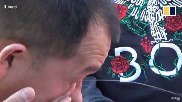 '눈물 스프레이'로 꽃에 물 주는 쿵푸 마스터