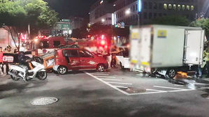 서울 강남서 3중 충돌 사고